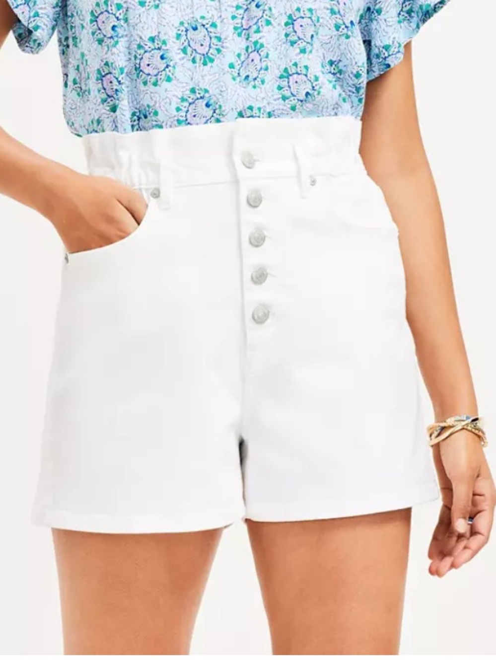 LOFT Extra High Rise
White Jean Shorts Button Fly
Elastic Waist Sz 12 NWT